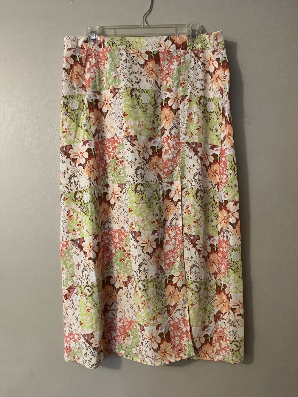 Forever 21 size XL NWT Floral Patchwork Midi Skirt in Coral, Green & Cream